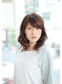 髪本来の美しさを奏でる　大人なアムール巻き髪