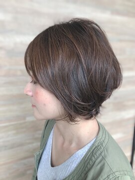 グロウ ヘアデザイン(grow) カジュアルにきまる ナチュラルショートボブ