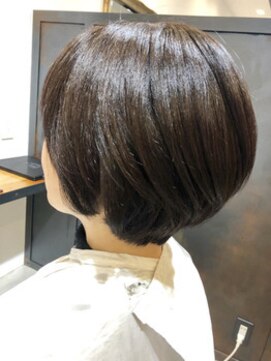 トンネルヘアー(Tunnel hair) 収まりのいいショート
