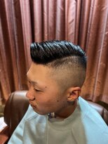 ヘアモード キクチ 銀座店&nbsp;銀座　理容室　ポンパドールフェード