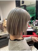 ブリーチカラー×切りっぱなしボブ