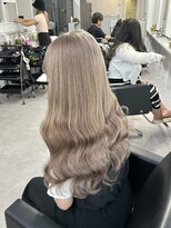 シェイロ(Cielro)&nbsp;【透明感ミルクティーカラー×馴染ませエクステ80本】SAKI