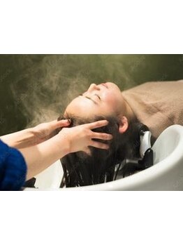 【マンツーマン施術×ヘッドスパ】周りを気にせずリラックス♪まずは頭皮の環境を整えて、健康的な美髪へ！