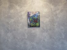 ラック(Luck)の雰囲気（広島の絵描きアーティストさんの作品も店内に展示しております！）