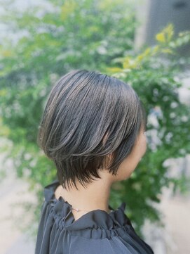 フレイズ(Frays) イルミナカラー 大人小顔ショートボブ