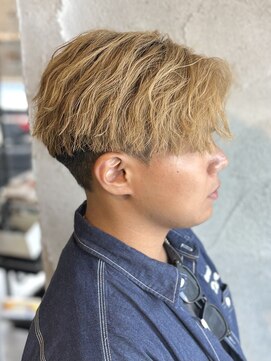 ニアウ 高崎店(Niau) メンズソフトツイストスパイラルパーマセンターパート群馬高崎