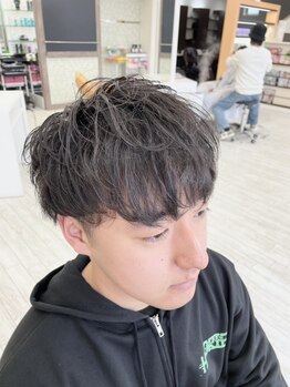 エマディライト(EMA DELIGHT)の写真/【近鉄弥富駅徒歩5分】トレンドを抑えながらなりたい姿を実現!流行の波巻きパーマやツイストパーマもお任せ