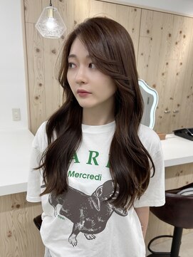 メルト 新宿(Melt) 韓国風レイヤーカット/顔まわり小顔カット/アッシュブラウン