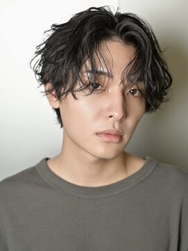 ルーシー 川越(LUCEY) センターパートフェザーパーマシャドウパーマメンズパーマ