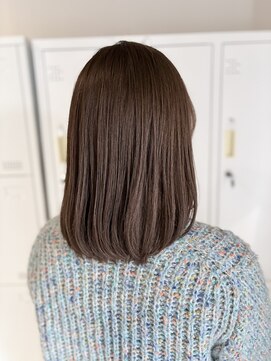 スリー バイ ザサロンフジサワ(THREE by the salon fujisawa) オリーブベージュ