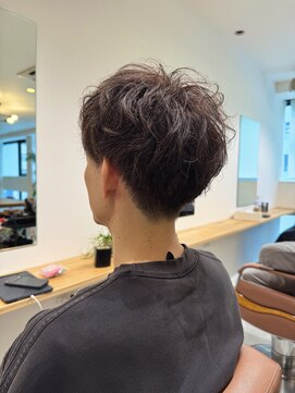 ムイ(muy) 刈り上げメンズパーマショート/札幌駅