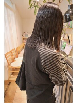 ニコ ヘアー(nico hair) 縮毛矯正ありの、ぱつっとミディアム