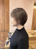ベベ バイ モップス(be'be' by MOPS) 白髪ぼかし×乾かすだけで決まる、丸みショート