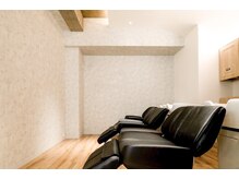 【全席フルフラッドのシャンプー台】首元に一切の負担がなく、至高のヘッドスパで癒しのひとときを