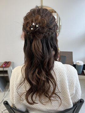 グリ(GURI) 〈guri〉お呼ばれ♪お花なハーフアップ♪