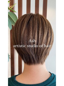 アッシュ アーティスティック スタジオ オブ ヘア(Ash artistic studio of hair) ショート×アッシュブラウン