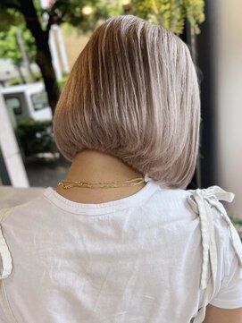 リノショアーズ 日本大通り店(RINOSHORES) トリプルカラーケアブリーチマチルダボブショートボブグレージュ