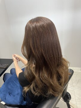 イルミ(iLUMi) iLUMi × ベージュカラー