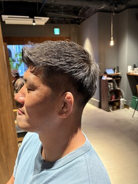 アンドワークス 2nd(&WORKS) フェードカット　クロップスタイル