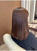 ツヤ感◎リッチなブラウンカラーでつくる毛先ワンカールスタイル