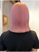ミディアム ボブ ホワイト ピンクベージュ ブリーチ ハイトーン