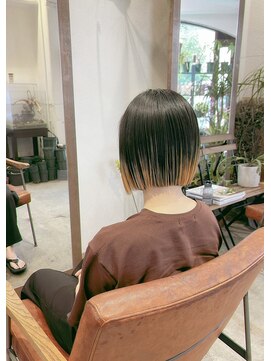 ヘケム(hekm) 外人風毛先抜きっぱなしカラー