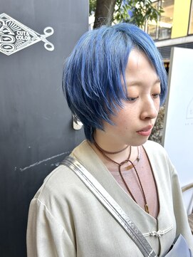 エクテ(ecouter) ネイビーシルバーカラージェンダーレス小顔レイヤーショート