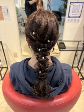 ヘアーリゾートラシックアールプラス(hair resort lachiq R+) お呼ばれポニーテール
