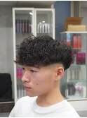 黒髪でも海外風スペインカール