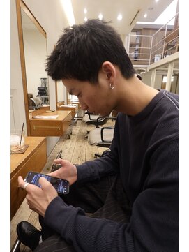 テテ ニコ(tete nico) ハサミで作るスパイキーショート