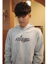 エディ(Edy)&nbsp;メンズ波巻きスパイラルパーマスキンフェード刈り上げ眉毛カット