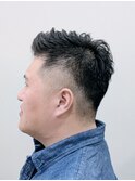 ソフトモヒカン＋ツーブロック。個性が光るアシメヘア