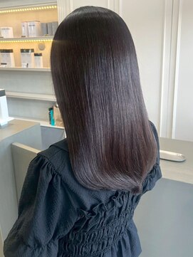 セプト 天神大名(SEPT.) 暗髪カラー 艶髪ストレート セミロング 髪質改善カラー