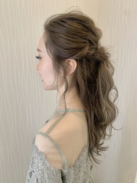 ケーオーエスビューティー(K O S beauty) ハーフアップアレンジ