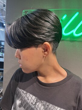 スキル(SKILL) センターパート/ニュアンスパーマ/メンズ縮毛矯正/パーマ落とし