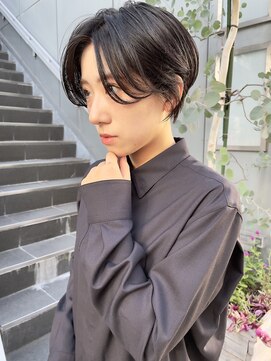 ヌード(NUDE) NUDE 暗髪 透け感 ハンサムショート 大人ショートくびれショート