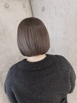 リビンバイアフロート(Livin by afloat)&nbsp;コンパクトボブ　シルバーベージュ　おおたかの森