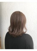 ベージュ