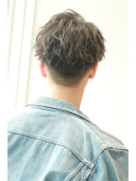 リップス 心斎橋(LIPPS) 波打ちコンマショート