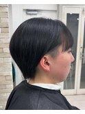 ツーブロックショート刈り上げ女子