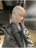 イメチェン/ホワイトブロンド/外ハネボブ/美髪/栄