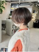 前髪長めの前下がりショート
