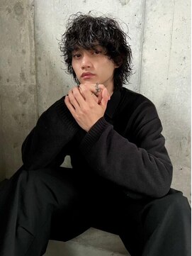 キュー(Cue_) 無造作マッシュウルフ×ソフトツイストスパイラルパーマ