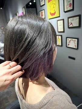 切りっぱなしボブ×インナーカラー