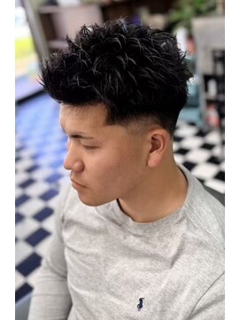 ケーエムシーセントラルルーツ(KMC Central Roots) フェード&カット