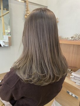 マロウ(mallow) 《花屋併設》ハイトーン/シアーベージュ/カール/ラフ