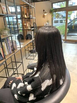 ユリイカビヨウシツ ストレートロング