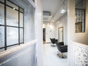 プリシラ(Prisilla)の写真/[佐世保駅徒歩５分]好立地×落ち着いた雰囲気の隠れ家サロン♪日常の中に心が豊かになる時間と空間を*