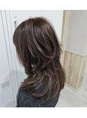 大人女性のウルフカット