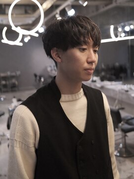 メイカ(MEIKA) 【ナチュラル束感マッシュ × ゆるめパーマ】花岡勇輝